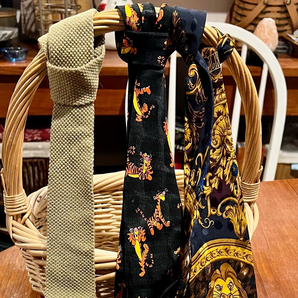 Disney Tie Lot - Mickey Mouse, Tigger, & Lion King